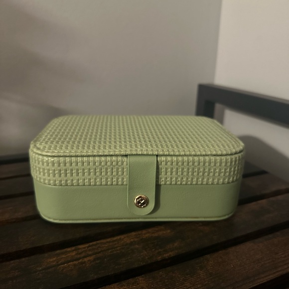 Small Travel Jewelry Organizer - Picture 2 of 5